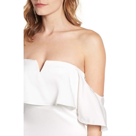 Lovers + Friends The Santa Barbara Off Shoulder Gown White Size 10 - Picture 12 of 12